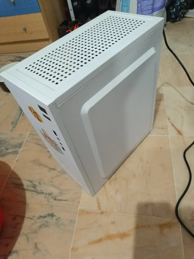 Torre PC Ryzen 5 5600G RX 6500 XT afbeelding 2