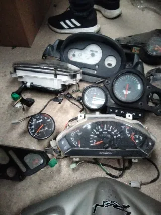 Cuadros de Mando/Velocímetros Motos Varias