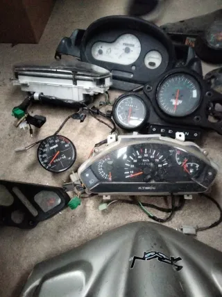 Cuadros de Mando/Velocímetros Motos Varias