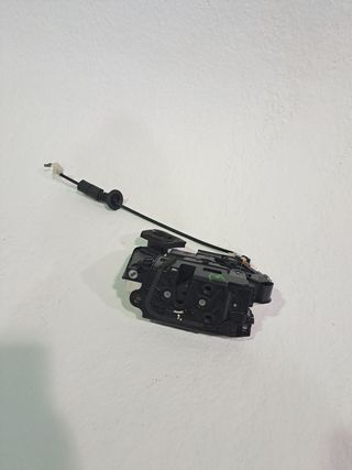 CERRADURA PUERTA TRASERA IZQUIERDA SKODA RAPID (4)