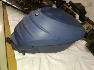 Baúl sobre depósito BMW F650CS Scarver