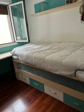 Mueble juvenil blanco y madera