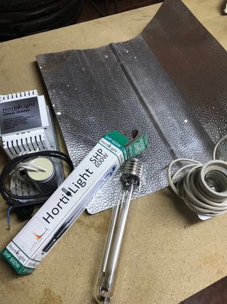 Lámpara de calor para plantas