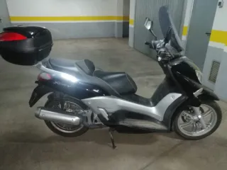 Yamaha x-city Negra y Plata