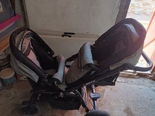 Carro gemelar. Puede poner de dos posiciones