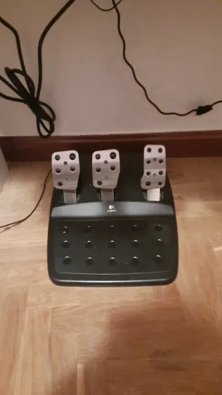 Volante Logitech G27 + Pedales + Palanca