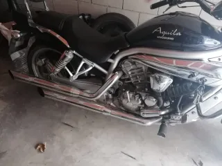 Hyosung Aquila 650 Custom Negra