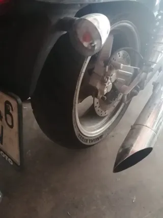 Hyosung Aquila 650 Custom Negra