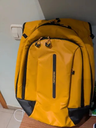 Mochila Samsonite Amarilla y Negra