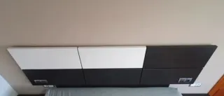 Cabecero de cama gris ceniza y blanco