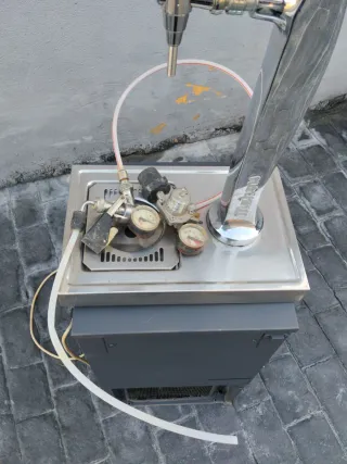 Enfriador de cerveza con grifo Mahou