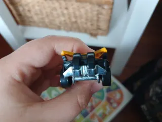 Hot Wheels Coche de Carreras Amarillo y Negro