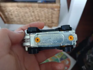 Hot Wheels Coche de Carreras Amarillo y Negro