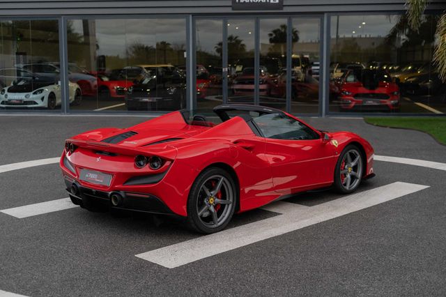FERRARI F8 SPIDER V8 720CV