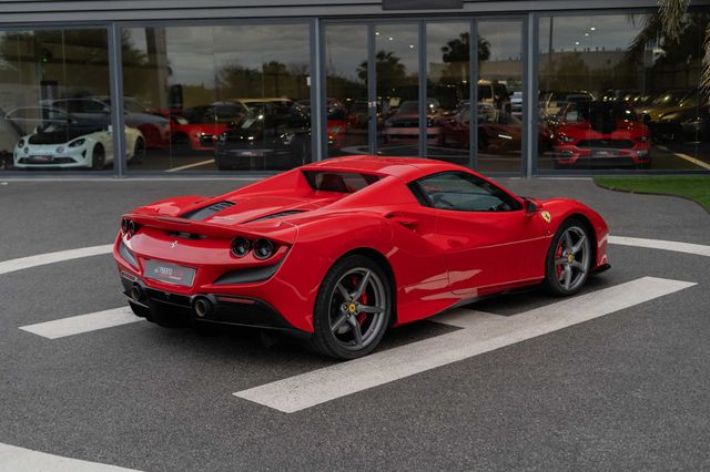 FERRARI F8 SPIDER V8 720CV