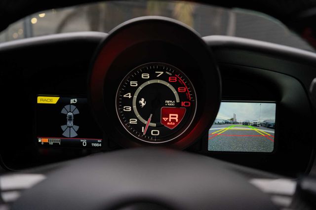 FERRARI F8 SPIDER V8 720CV