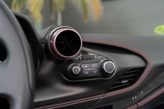 FERRARI F8 SPIDER V8 720CV