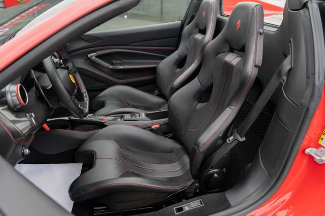 FERRARI F8 SPIDER V8 720CV