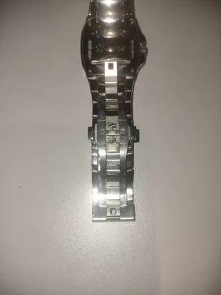 Reloj Lotus de acero con esfera negra