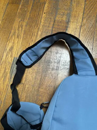 Mochila Sling Bag The North Face Azul y Negro