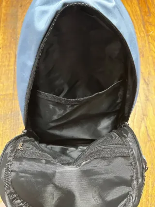 Mochila Sling Bag The North Face Azul y Negro