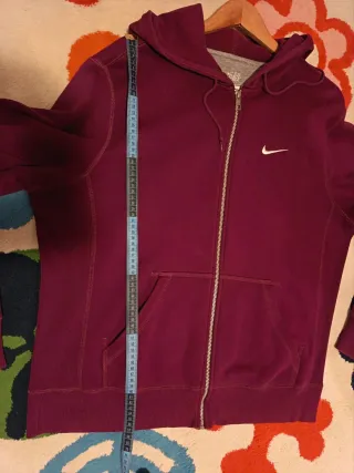 Sudadera Nike con cremallera y capucha