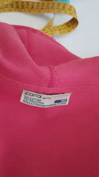 Sudadera con capucha Talla 38-40. Zara