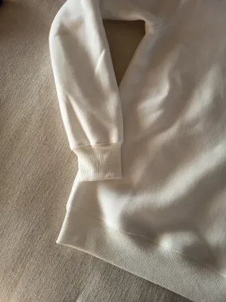 Sudadera con tacto muy suave. En perfecto estado