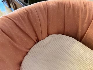 Moisés de palma con patas blancas