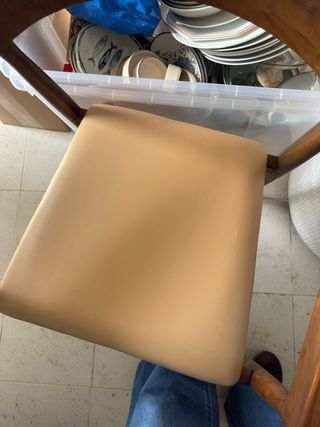 Silla de comedor de madera y cuero Cuatro unidades