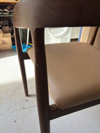 Silla de comedor de madera y cuero Cuatro unidades