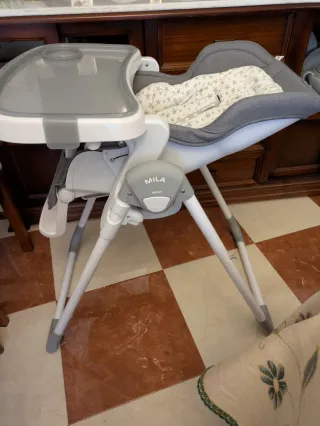 Trona Jane gris con funda estrellas