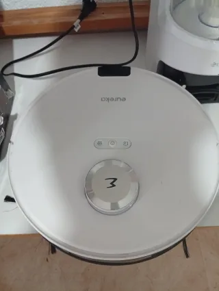 Robot Aspirador Fregasuelos Eureka