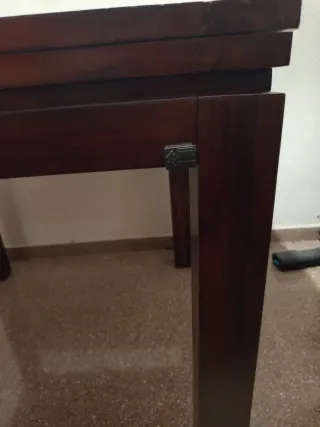 Mesa y 4 sillas comedor extensible maciza 90x90x80