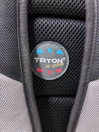 Mochila Negra y Gris