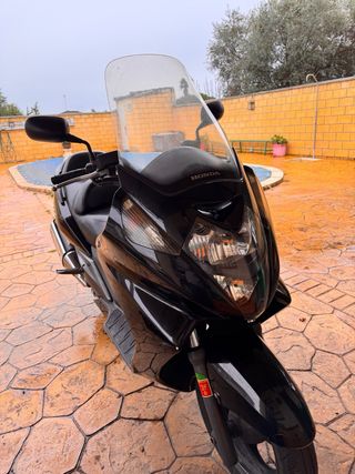 Honda Silver Wing Negra
