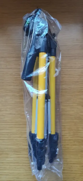 Trípode extensible para cámara, a estrenar.