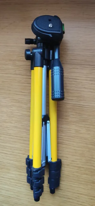 Trípode extensible para cámara, a estrenar.