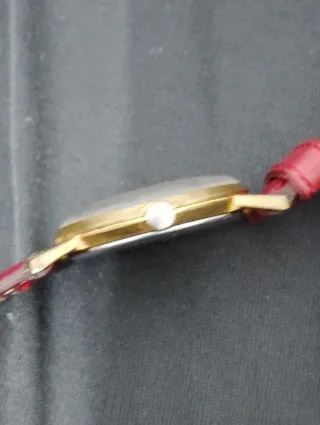 Reloj Doxa Antimanético Dorado