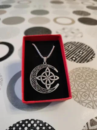 Collar Nudo de Brujas Acero Plateado