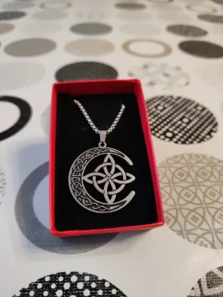 Collar Nudo de Brujas Acero Plateado