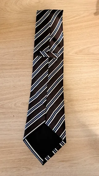 Corbata de seda 100% con rayas