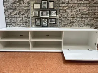 Mueble de Salón Blanco y Transparente