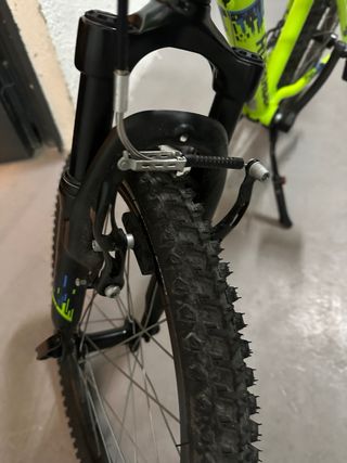 Bicicleta infantil Rockrider 20 Neón como nueva.