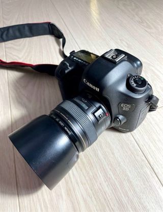 Canon EOS 5D Mark III + objetivo EF 85mm f/1.8