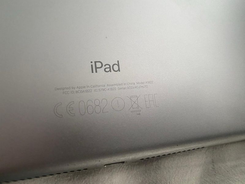 iPad 5ª Gen 128GB Plata afbeelding 3