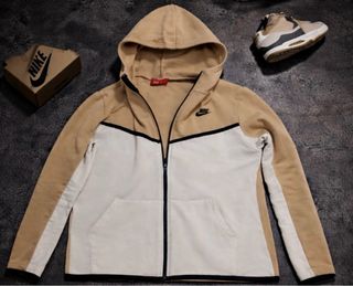Sudadera Nike Tech Beige y Blanca