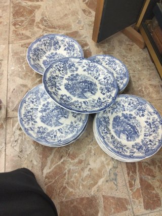 Vajilla de cerámica azul y blanco