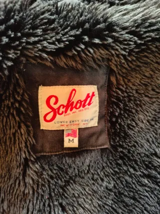 Chaqueta Schott Negra con Capucha