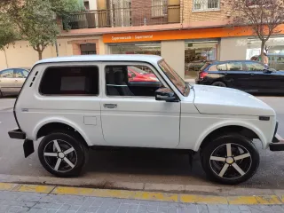 Lada Niva 2000